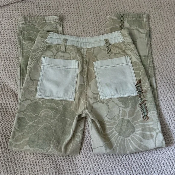Pilcro by Anthropologie The Camp Wanderer Patchwork Embroidered Cargo Pant Sz 26 - Picture 10 of 13